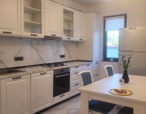 Prima inchiriere - Apartament lux in vila, curte, 2 locuri de parcare 