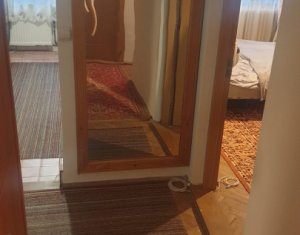 Apartament 3 camere, zona Titulescu-Centru. 