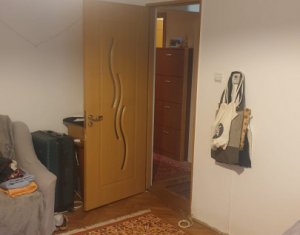 Apartament 3 camere, zona Titulescu-Centru. 