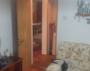 Apartament 3 camere, zona Titulescu-Centru. 