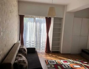 Apartament 2 camere, zona Plopilor, cu parcare